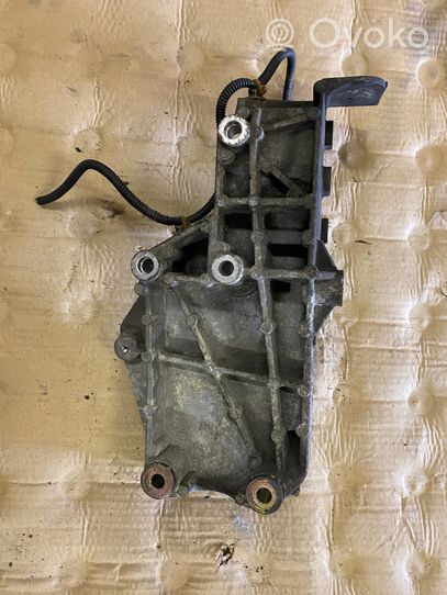 Opel Vectra C Generator/alternator bracket 55197248