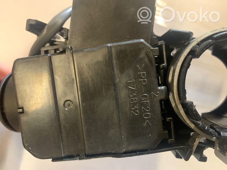 Toyota Avensis T270 Leva/interruttore dell’indicatore di direzione e tergicristallo 17F144