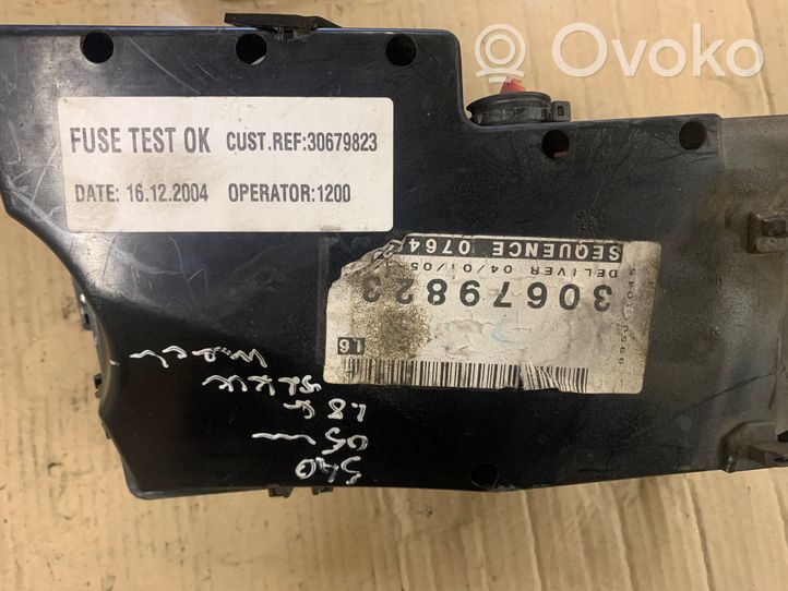 Volvo S40 Set scatola dei fusibili 30679823