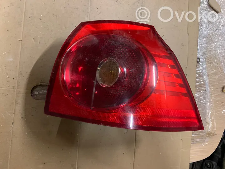 Volkswagen Golf V Lampa tylna 1K6945096J