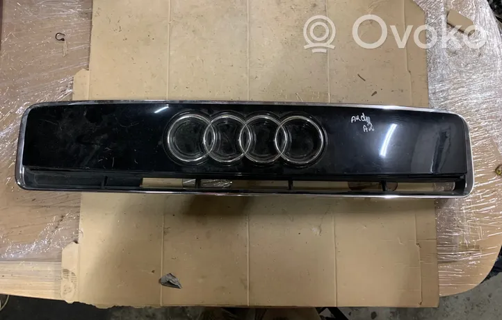 Audi A2 Front bumper upper radiator grill 8Z0853321