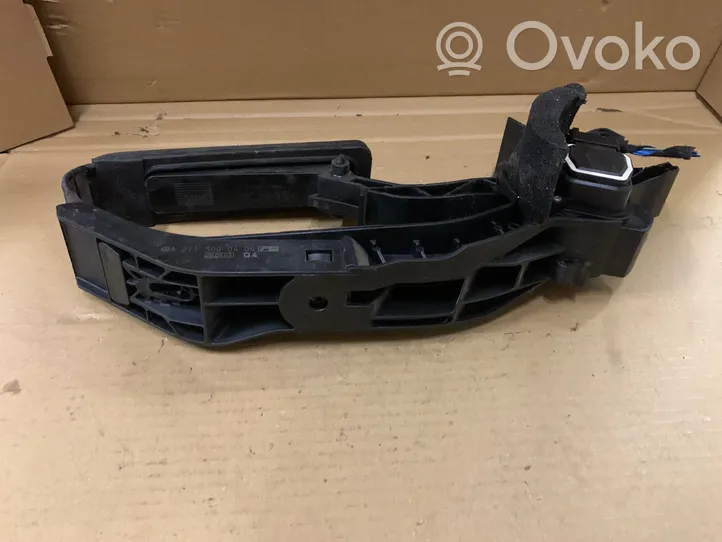 Mercedes-Benz E W211 Pedal del acelerador A2113000404