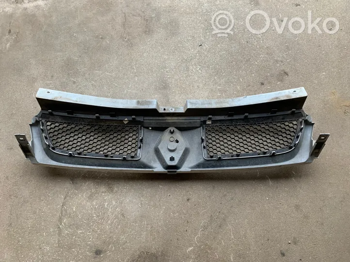 Renault Trafic II (X83) Grille calandre supérieure de pare-chocs avant 8200204450