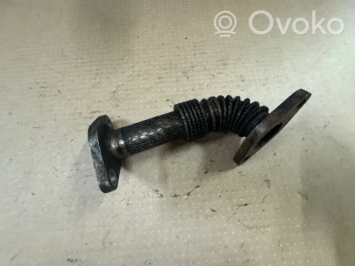 Volkswagen PASSAT B4 Tuyau de raccordement solide EGR 028131521M