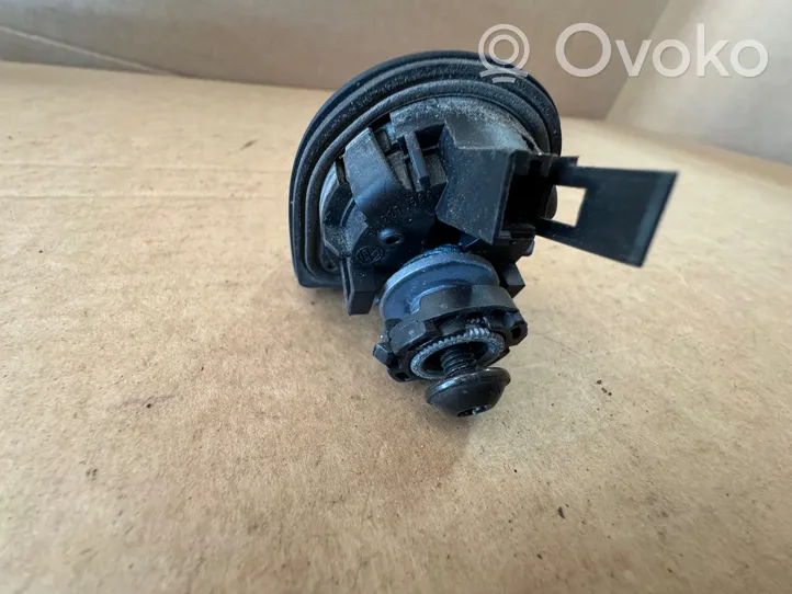 Volkswagen Up Aizmugures durvju atvēršanas slēdzis 1S0827566