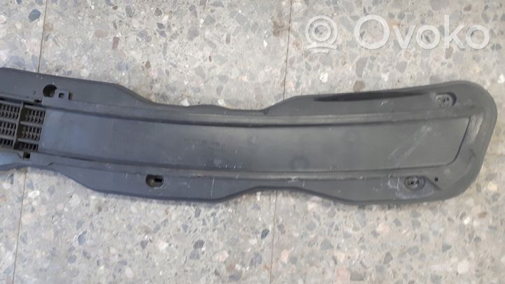 Mercedes-Benz E W210 Kratka wlotu powietrza na maskę A2108800705