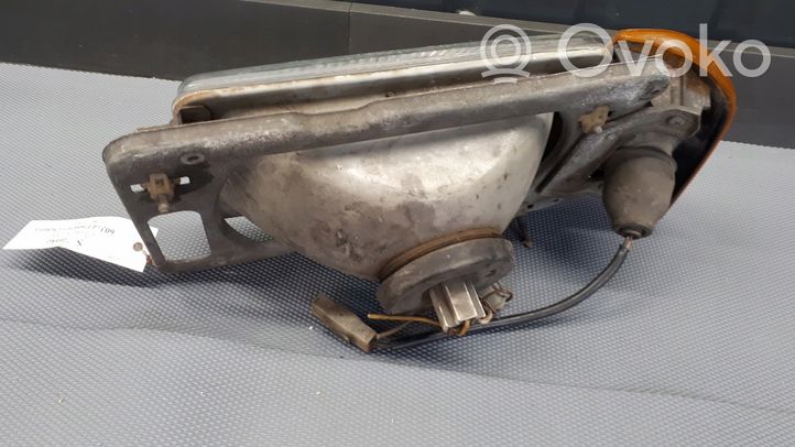 Volkswagen Jetta I Lampa przednia 302122932