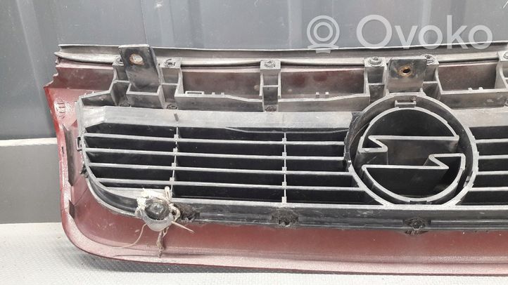 Opel Vectra A Etupuskurin ylempi jäähdytinsäleikkö 90461334