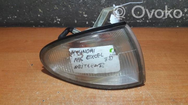 Hyundai Excel II Indicatore di direzione anteriore 92302222