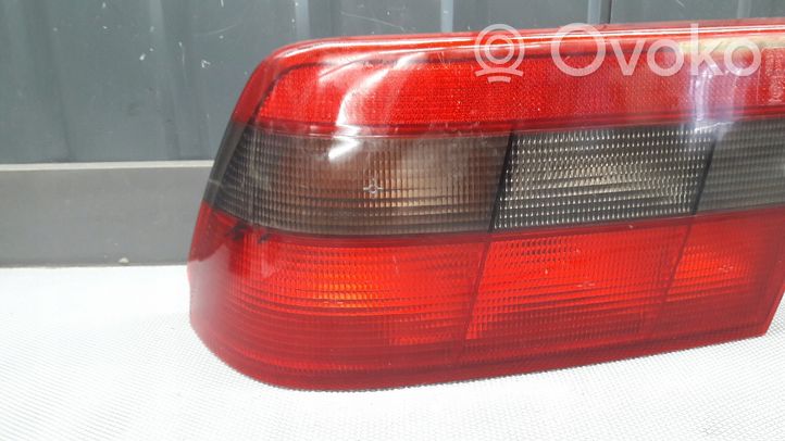 Opel Calibra Feux arrière / postérieurs 