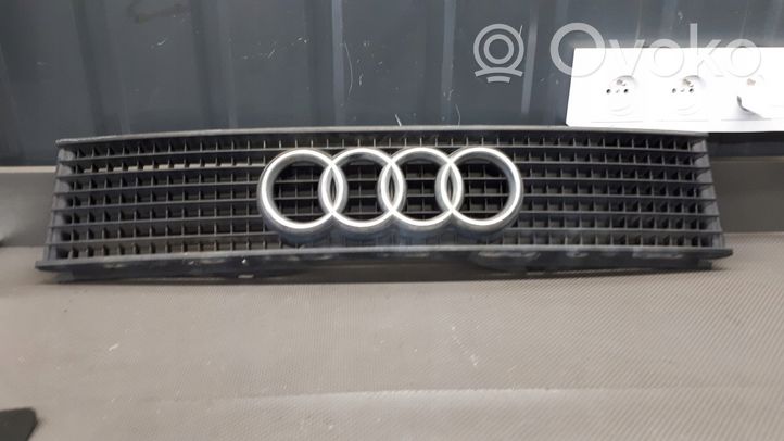 Audi 80 90 B2 Maskownica / Grill / Atrapa górna chłodnicy 893805584