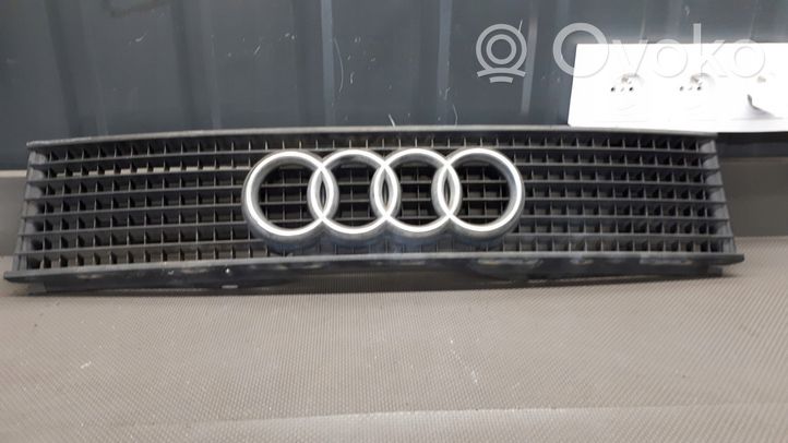 Audi 80 90 B2 Griglia superiore del radiatore paraurti anteriore 893805584