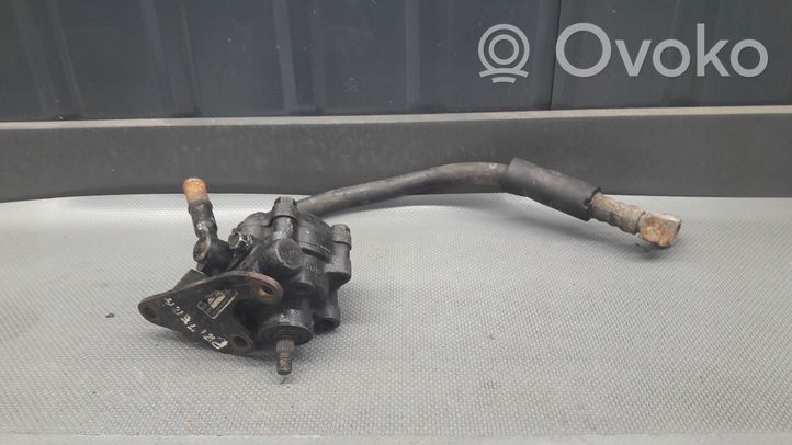 Nissan Bluebird Pompe de direction assistée 4911005E00