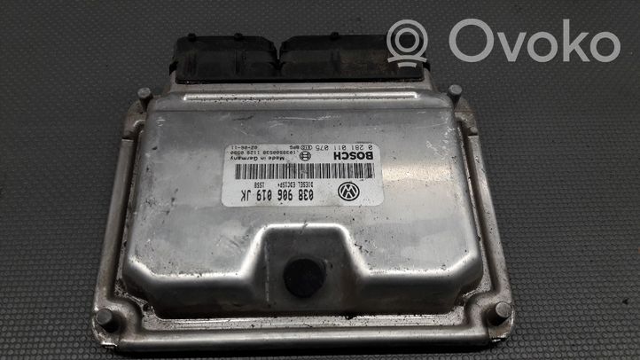 Volkswagen Polo IV 9N3 Dzinēja vadības bloks 0281011075