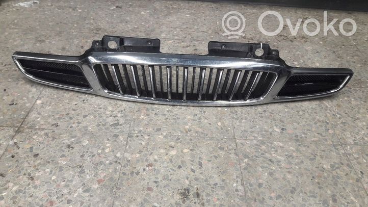 Daewoo Tacuma Grille calandre supérieure de pare-chocs avant 96377693