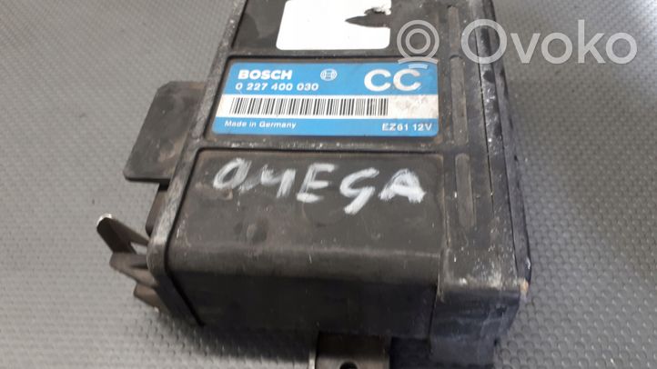 Opel Omega B1 Unidad de control/módulo ECU del motor 0227400030