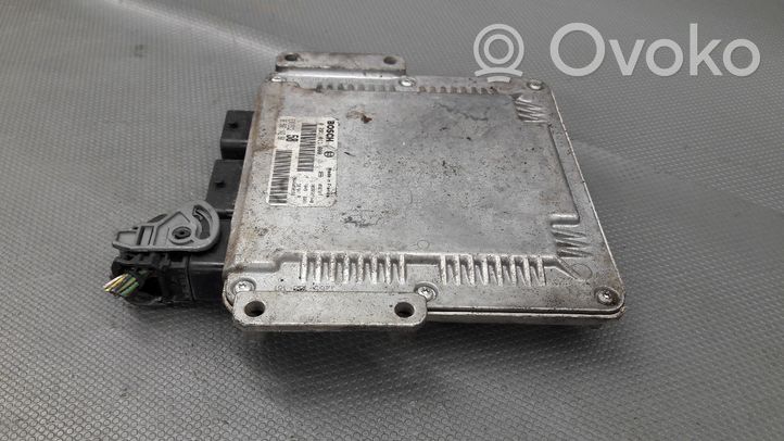 Citroen C8 Calculateur moteur ECU 0281011800