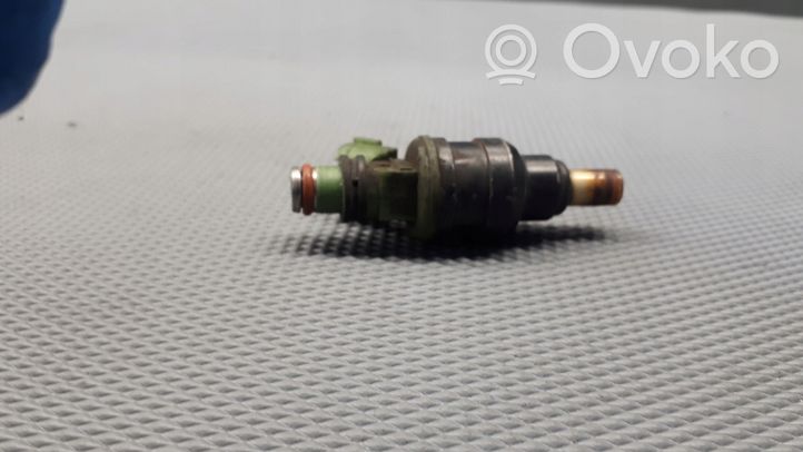 Mazda 323 F Injecteur de carburant INP484