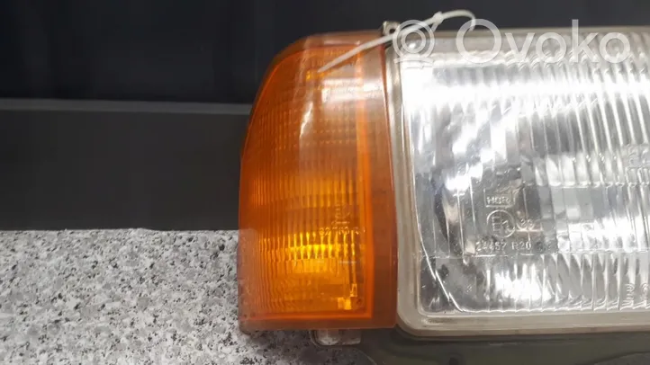 Audi 80 B1 Etu-/Ajovalo Reflektor
