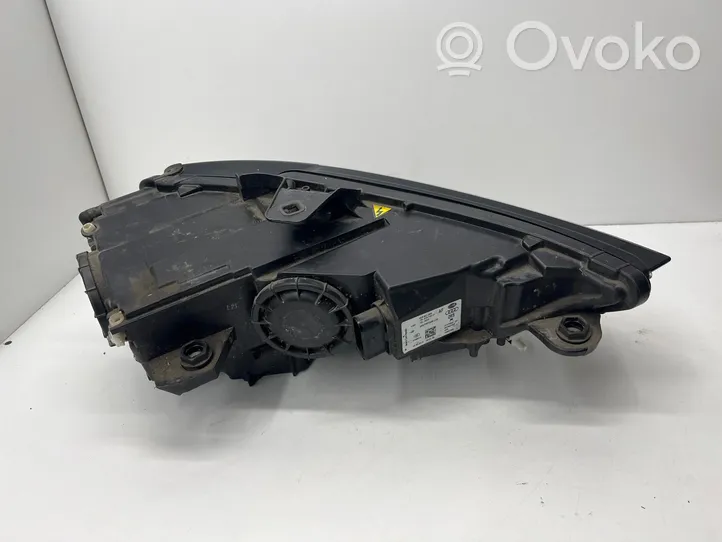 Audi A6 S6 C7 4G Lampa przednia 8V0941005