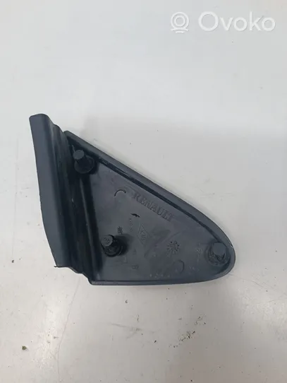 Renault Clio III Rivestimento parafango (modanatura) 8200357709