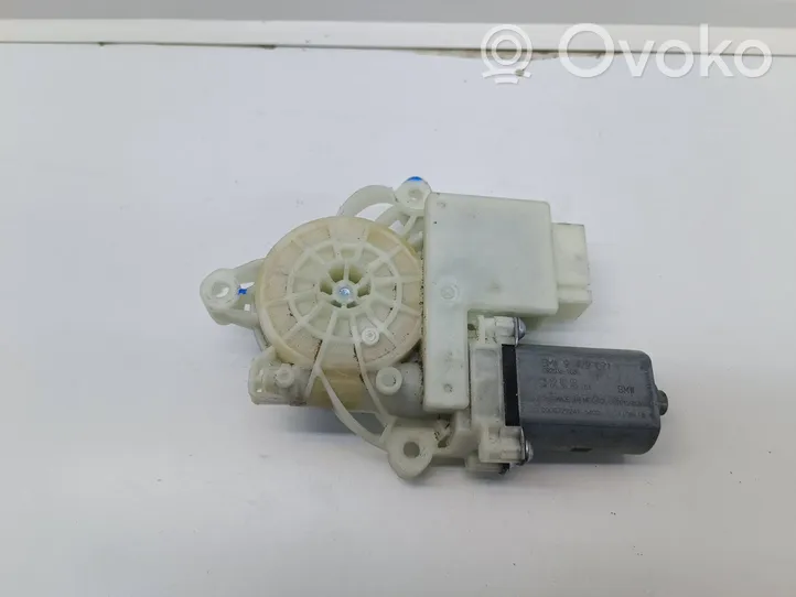 BMW X5 G05 Moteur de lève-vitre de porte avant 9479071