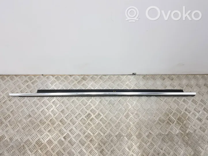 Audi A3 S3 8V Moulure de vitre de la porte avant 8V3853283