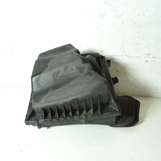 Opel Astra J Scatola del filtro dell’aria 13272777