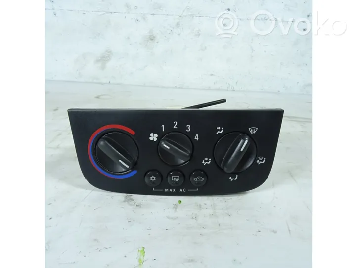 Opel Corsa C Climate control unit 