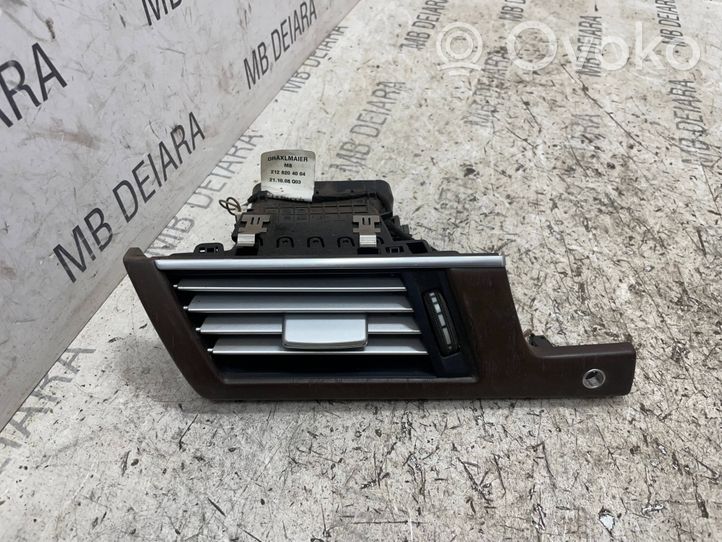 Mercedes-Benz E W212 Dash center air vent grill A2126801571