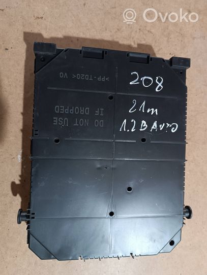 Peugeot 208 Comfort/convenience module 9830790980