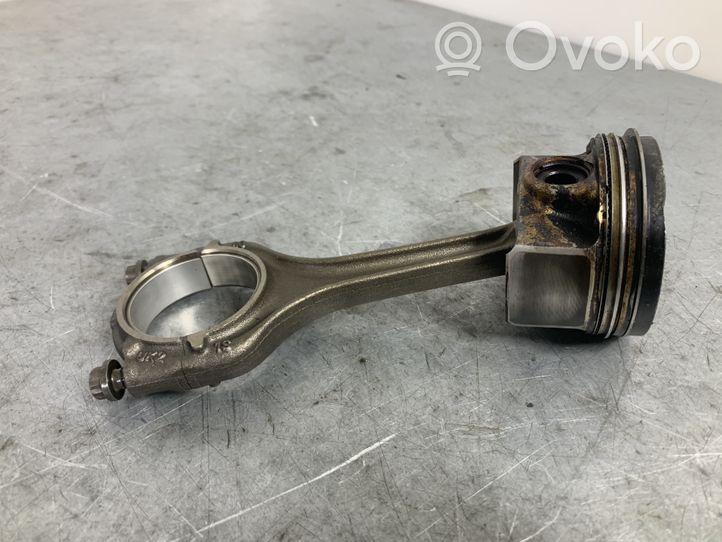 Volkswagen Jetta VI Piston 