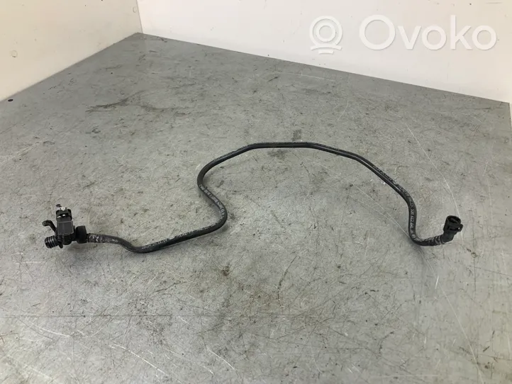 Volkswagen Golf VII Przewód / Wąż podciśnienia 5Q0612041AN