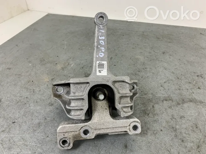 Hyundai i30 Supporto di montaggio del motore 21810J7100