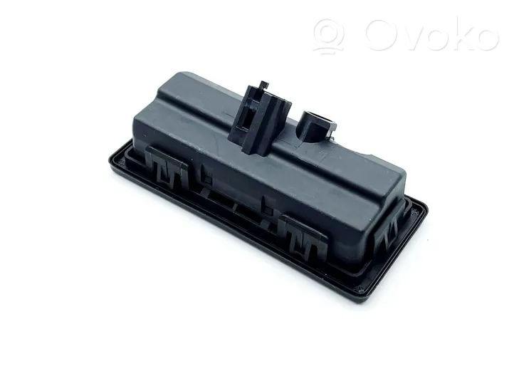 3V0827566 Skoda Superb B8 (3V) Tailgate opening switch, 19.99 € | RRR 