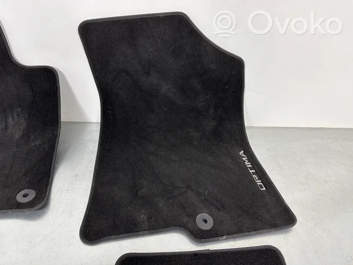 KIA Optima Kit tapis de sol auto D4143ADE00