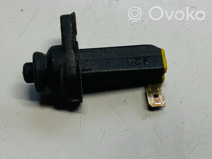 Audi A4 S4 B5 8D Sensore portiera anteriore 8D0947561