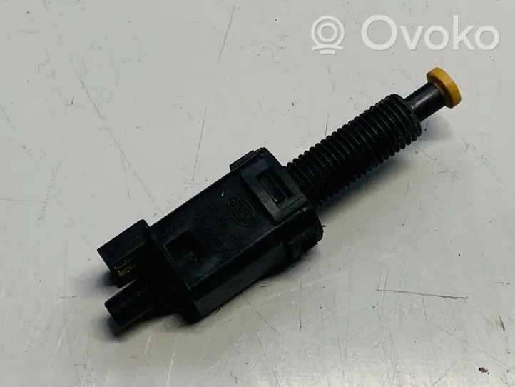 Audi A4 S4 B5 8D Clutch pedal sensor 811907343B