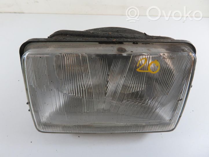 Skoda 105, 120 (742) Lampa przednia 