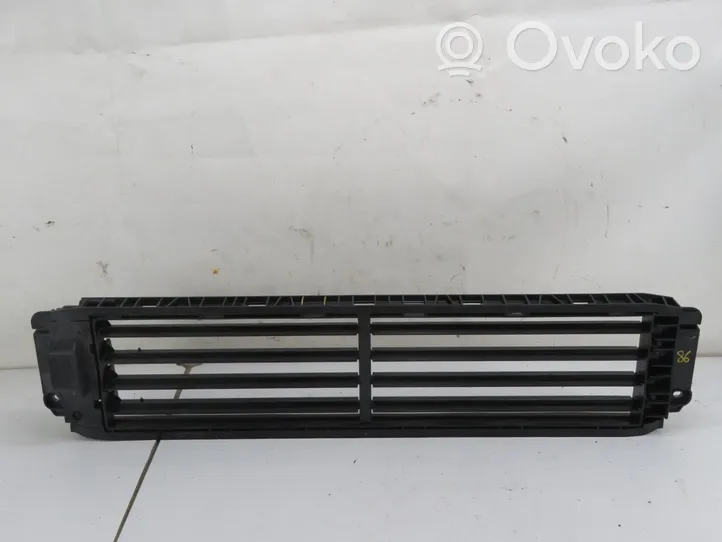 Volkswagen Polo VI AW Grill / Wlot powietrza błotnika przedniego 