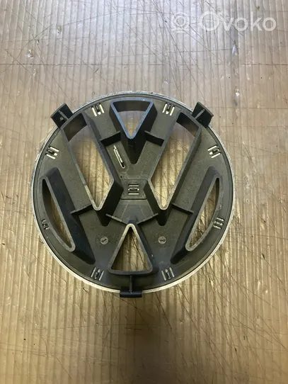 Volkswagen Touareg I Mostrina con logo/emblema della casa automobilistica 7L6853601