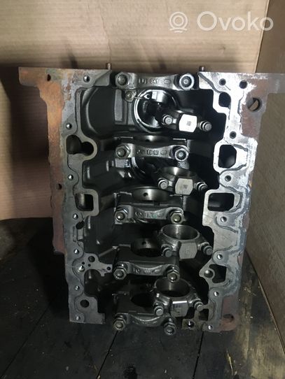 Volkswagen Golf VII Engine block DGT