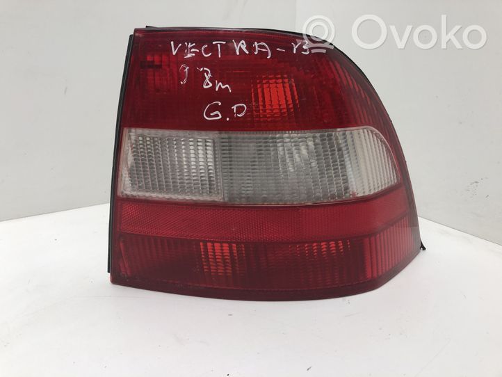 Opel Vectra B Lampa tylna 37360748