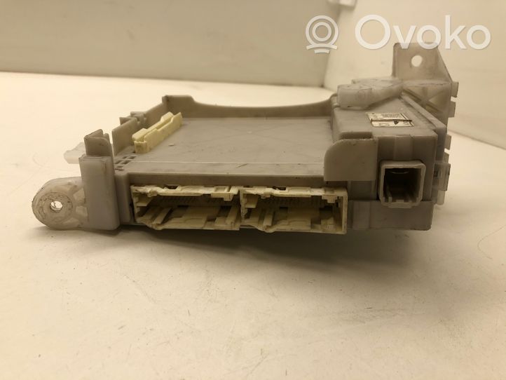 Toyota Prius (XW30) Fuse module 8273047440A