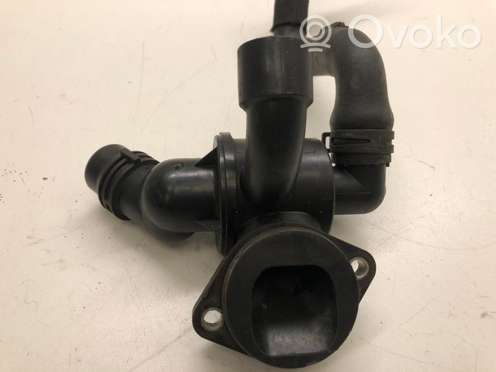 Audi A5 8T 8F Termostato/alloggiamento del termostato 03L121111AD