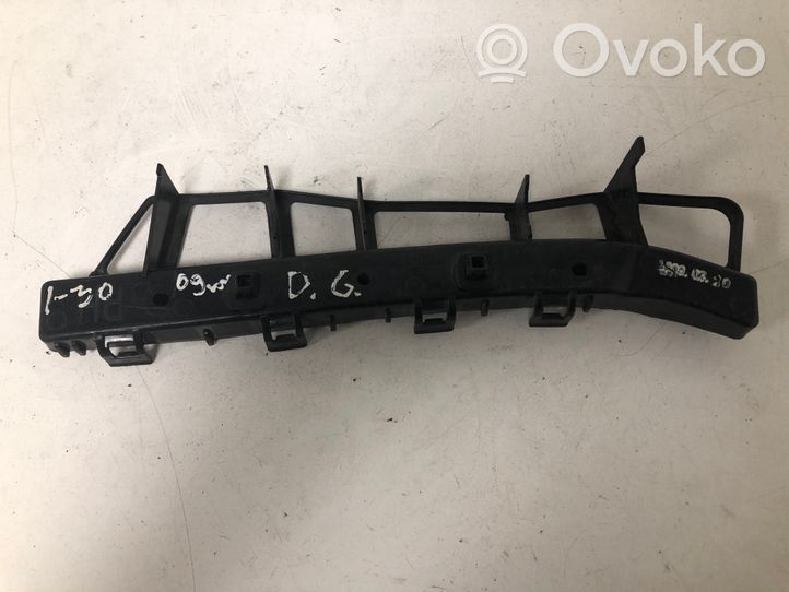 Hyundai i30 Soporte de montaje del parachoques trasero 866162R000