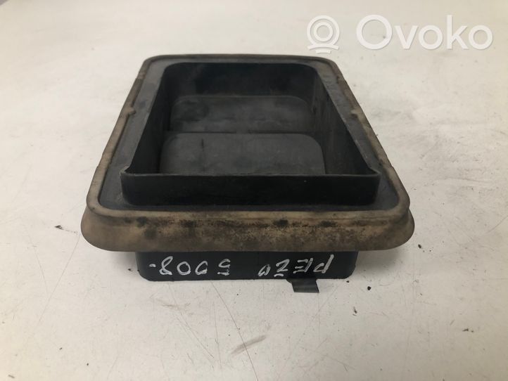 Peugeot 5008 Évent de pression de quart de panneau 96384903