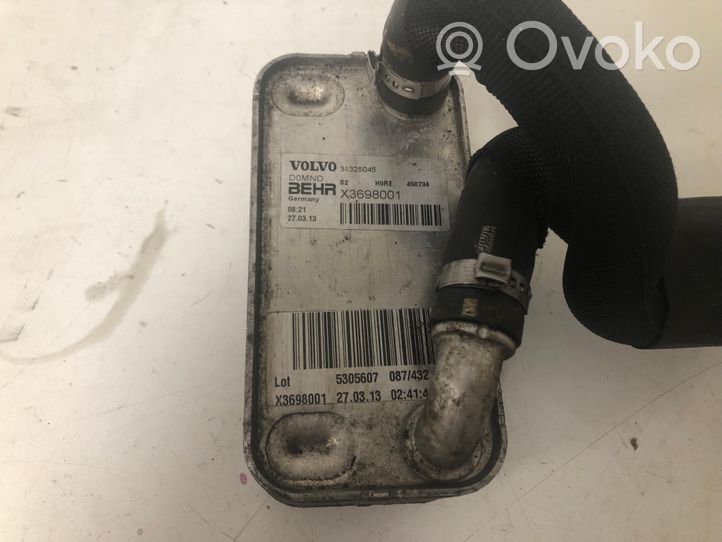 Volvo V40 Supporto di montaggio del filtro dell’olio 31325045