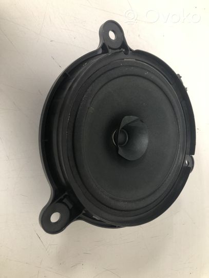 Mazda 3 III Enceinte de porte arrière 576710