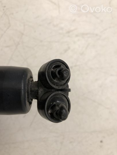 Volkswagen PASSAT B5.5 Headlight washer spray nozzle 